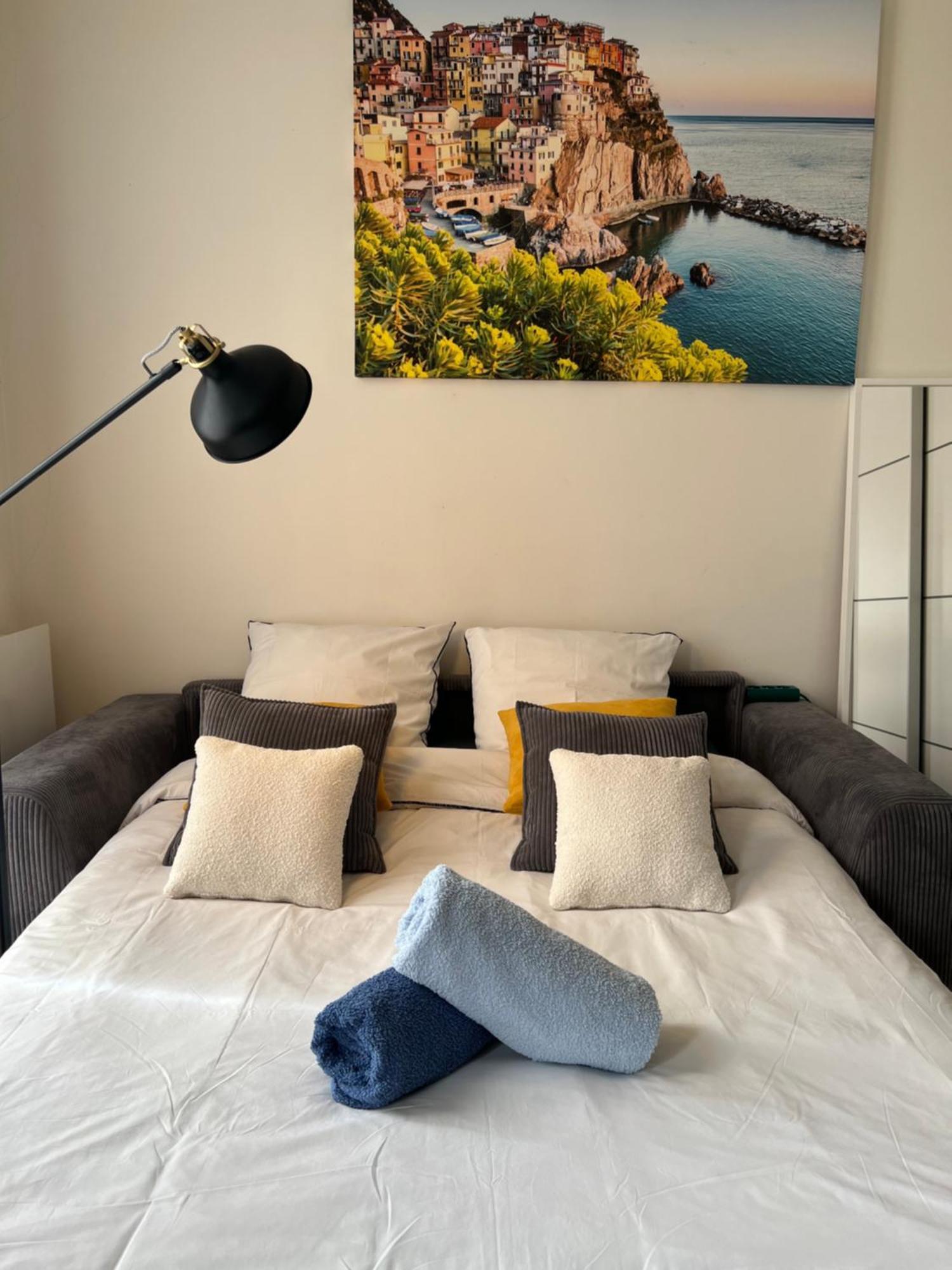 Grand Studio Lumineux En Plein Coeur De Versailles Exterior photo